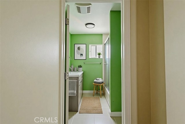 Detail Gallery Image 5 of 35 For 2226 Hauser Bld, Los Angeles,  CA 90016 - 3 Beds | 2 Baths