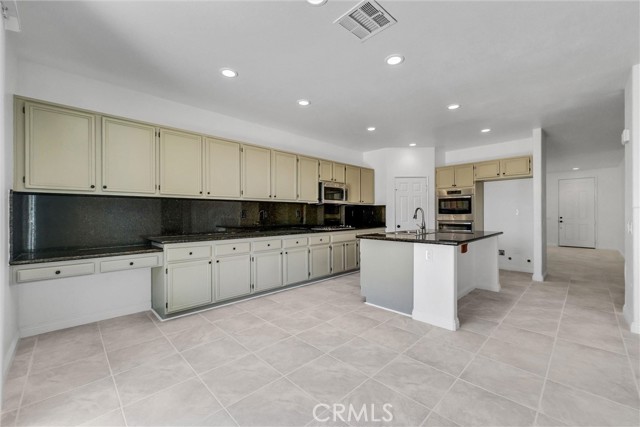 24821 Melrose Drive, Romoland CA: https://media.crmls.org/medias/2527d015-fd89-4d62-95bd-3d3253136c0c.jpg