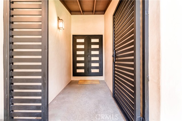 Detail Gallery Image 4 of 54 For 13451 Albers St, Sherman Oaks,  CA 91401 - 4 Beds | 3 Baths