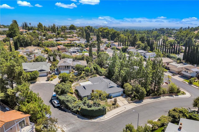 Detail Gallery Image 9 of 47 For 17536 Melville Pl, Granada Hills,  CA 91344 - 4 Beds | 3 Baths