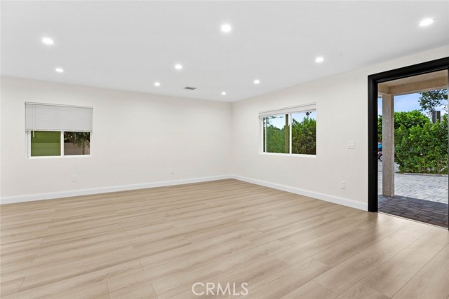 Detail Gallery Image 27 of 29 For 5954 Carpenter Ave, Valley Village,  CA 91607 - 3 Beds | 2 Baths