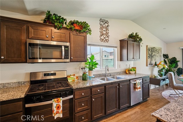 873 Canopy Lane, San Jacinto CA: https://media.crmls.org/medias/252a7ecb-2e68-429a-bcfa-1888edeec4c5.jpg