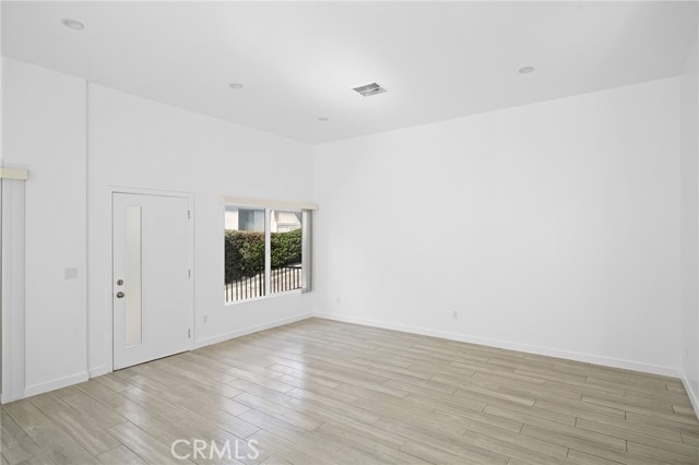 Detail Gallery Image 6 of 27 For 2926 Fairmount #3/4,  La Crescenta,  CA 91214 - 2 Beds | 2/1 Baths