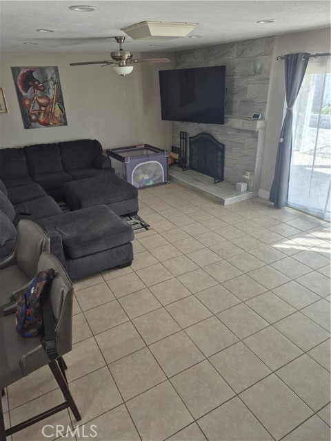 Detail Gallery Image 8 of 32 For 37149 Camarillo, Barstow,  CA 92311 - 3 Beds | 2 Baths