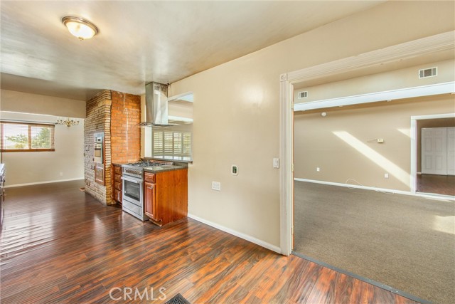 Detail Gallery Image 9 of 41 For 902 E 11th St, Beaumont,  CA 92223 - 4 Beds | 2 Baths