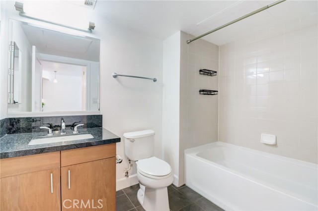 550 15th Street, San Diego, California 92101, 2 Bedrooms Bedrooms, ,1 BathroomBathrooms,Residential,For Sale,15th Street,CV24057344