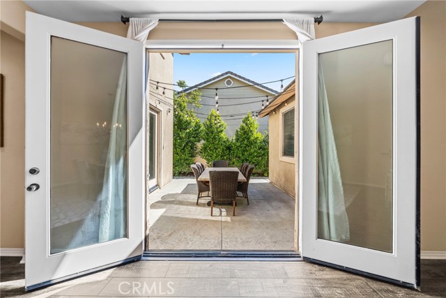 7462 Silver Saddle Court, Eastvale CA: https://media.crmls.org/medias/252e7023-8cbb-4a33-9698-e9c1c71723c2.jpg
