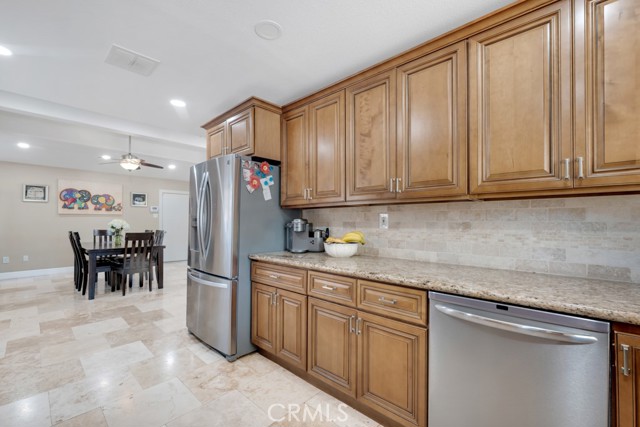 Detail Gallery Image 16 of 34 For 9835 Nevada Ave, Chatsworth,  CA 91311 - 4 Beds | 3 Baths