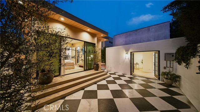 Detail Gallery Image 45 of 45 For 8840 Ashcroft Ave, West Hollywood,  CA 90048 - 3 Beds | 4 Baths