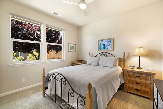 10 Harmony Park Circle, Chico CA: https://media.crmls.org/medias/252f2e8b-960b-4275-8a60-85c86075dfc2.jpg