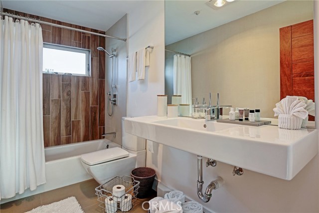 1913 Gates Avenue, Redondo Beach, California 90278, 4 Bedrooms Bedrooms, ,3 BathroomsBathrooms,Residential,Sold,Gates,SB17016231