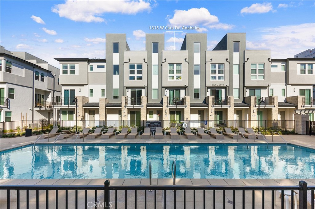 1315 W CARA