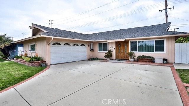 Detail Gallery Image 3 of 18 For 6631 Walton Dr, Huntington Beach,  CA 92647 - 4 Beds | 2 Baths