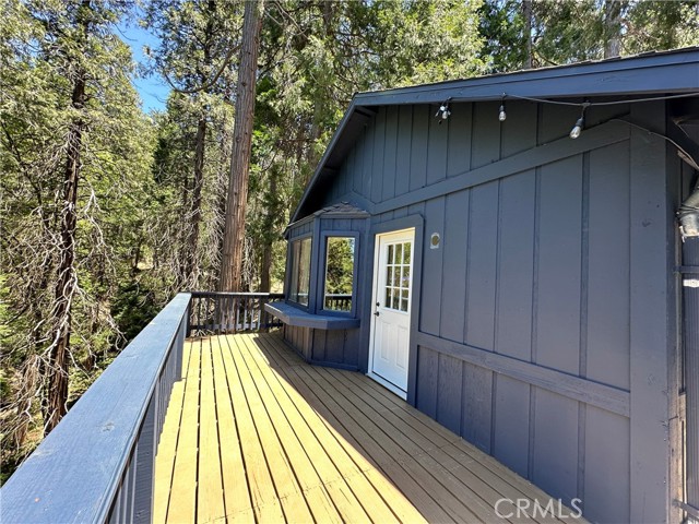 Detail Gallery Image 4 of 28 For 25094 Valle Dr, Crestline,  CA 92325 - 2 Beds | 1 Baths