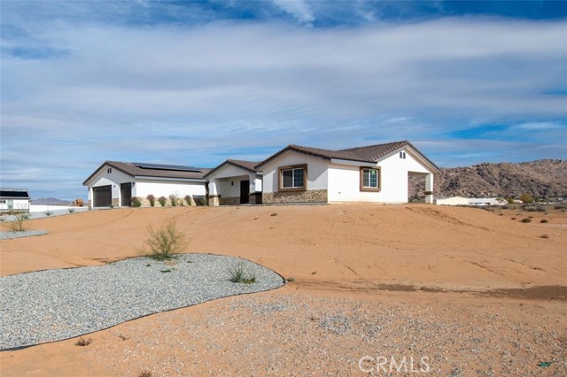 Detail Gallery Image 8 of 42 For 16925 Nanticoke, Apple Valley,  CA 92307 - 4 Beds | 3 Baths