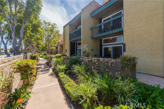 Detail Gallery Image 6 of 56 For 1016 Palo Verde, Long Beach,  CA 90815 - 2 Beds | 2/1 Baths