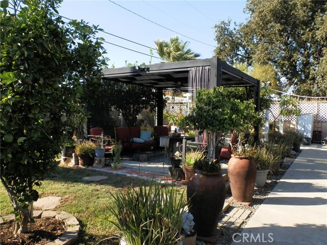 Detail Gallery Image 15 of 24 For 114 S Encina, Rialto,  CA 92376 - 4 Beds | 1 Baths