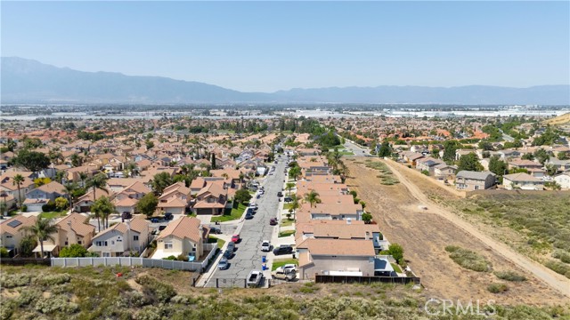 11979 Savona Dr, Fontana CA: https://media.crmls.org/medias/2532eaf2-6e75-46bc-8bca-88c32aba1bfc.jpg