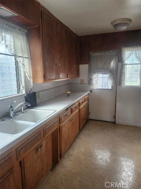 437 W 81st Street, Los Angeles CA: https://media.crmls.org/medias/2533742d-1efc-4a18-8dc8-e237a17a2468.jpg