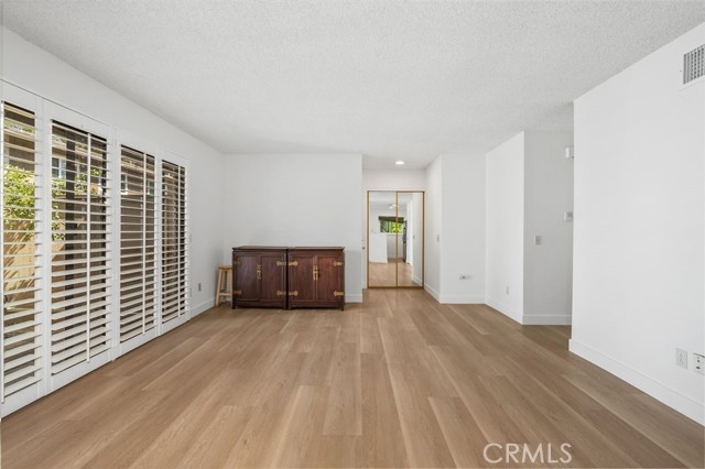 28862 Conejo View Drive, Agoura Hills CA: https://media.crmls.org/medias/2533be3e-ba59-4461-b010-6a846a48e27c.jpg