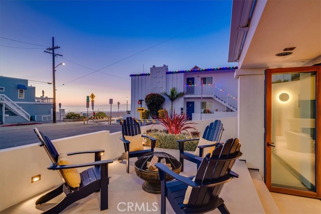 108 35th Street, Hermosa Beach, California 90254, 3 Bedrooms Bedrooms, ,2 BathroomsBathrooms,Residential,Sold,35th,SB22006551