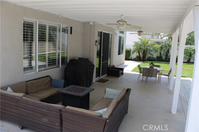 1338 Coral Gables Circle, Corona CA: https://media.crmls.org/medias/2534d803-0768-4165-b577-1db27ba4c828.jpg