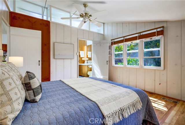 464 Agate Street, Laguna Beach CA: https://media.crmls.org/medias/2534ecd6-7ce1-4339-9b08-eb7b6ee3c4dd.jpg