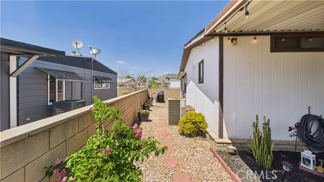 Detail Gallery Image 8 of 9 For 1417 Village St, Redlands,  CA 92374 - 2 Beds | 2 Baths