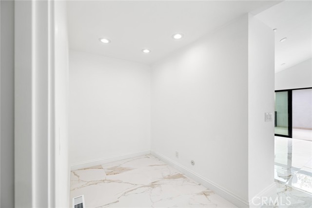 Detail Gallery Image 32 of 45 For 707 Begonia Ave, Corona Del Mar,  CA 92625 - 5 Beds | 5/1 Baths