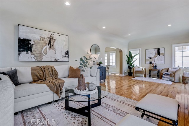 Detail Gallery Image 16 of 75 For 104 Saint Joseph Ave, Long Beach,  CA 90803 - 5 Beds | 3 Baths