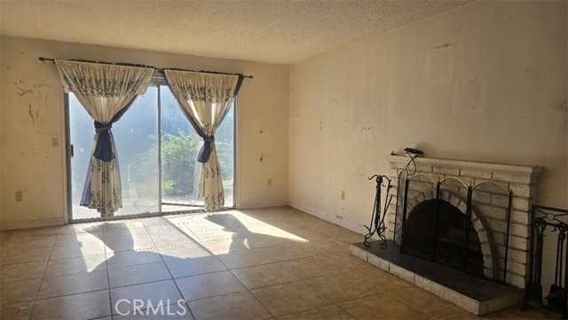 1438 Val Vista, Pomona CA: https://media.crmls.org/medias/2536e62b-db52-4888-a18d-de81cde5af35.jpg