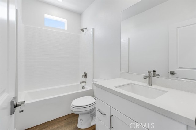 Detail Gallery Image 13 of 22 For 980 N Tangent Privado #305,  Ontario,  CA 91764 - 3 Beds | 2 Baths