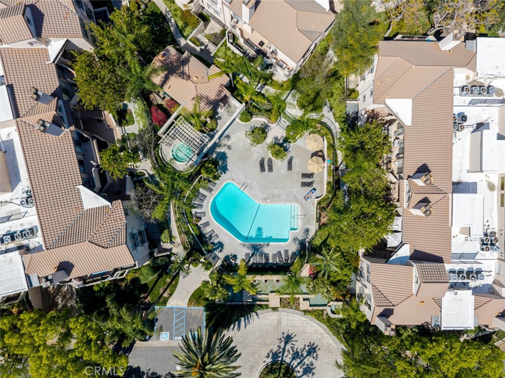 https://media.crmls.org/medias/25379eda-94bc-40b5-a8bc-60fcb0ce38c9.jpg?preset=X-Large