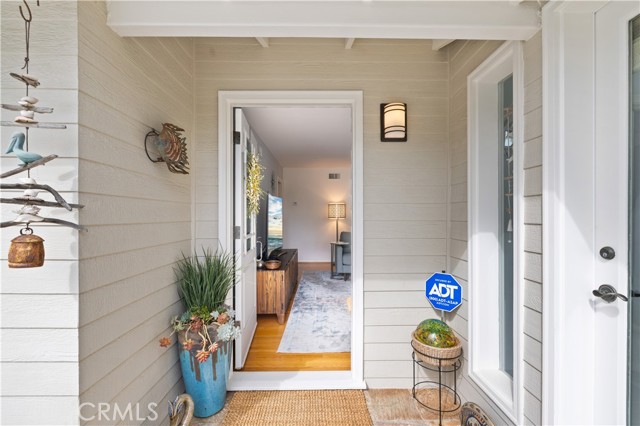 Detail Gallery Image 4 of 33 For 208 W Avenida De Los Lobos Marinos, San Clemente,  CA 92672 - 2 Beds | 2 Baths