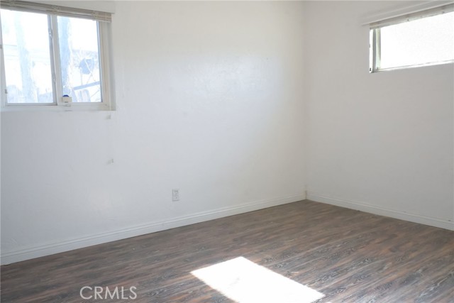 Detail Gallery Image 8 of 17 For 16300 Live Oak, Hesperia,  CA 92345 - 4 Beds | 2 Baths