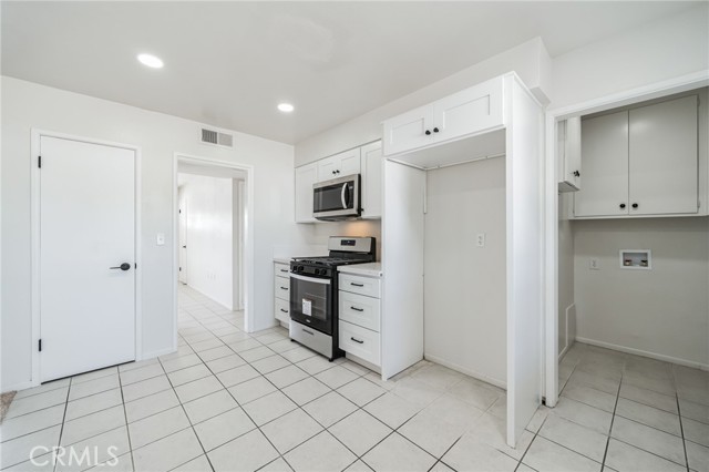 Detail Gallery Image 5 of 28 For 28790 Del Monte Dr, Sun City,  CA 92586 - 3 Beds | 2 Baths