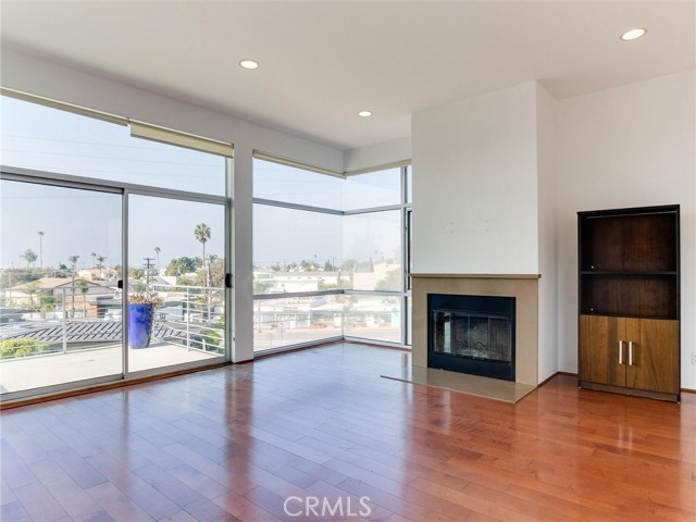 Detail Gallery Image 5 of 40 For 1130 Prospect Ave, Hermosa Beach,  CA 90254 - 4 Beds | 4 Baths