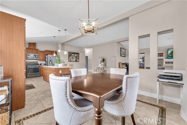 Detail Gallery Image 10 of 39 For 4901 Green River Rd #102,  Corona,  CA 92878 - 4 Beds | 2 Baths