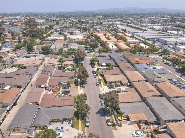735 James Street, Costa Mesa CA: https://media.crmls.org/medias/253a8b08-f436-4df9-abd1-19ab1890da07.jpg