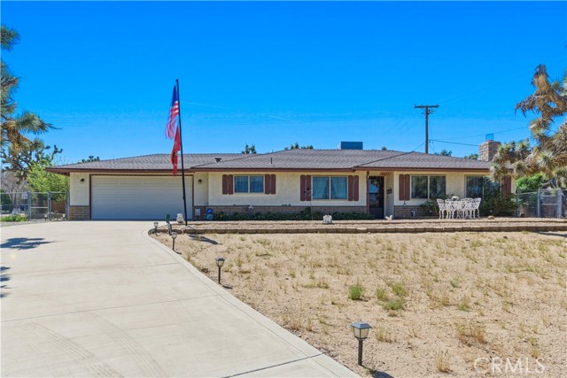 Detail Gallery Image 5 of 44 For 56711 Joshua, Yucca Valley,  CA 92284 - 3 Beds | 2 Baths
