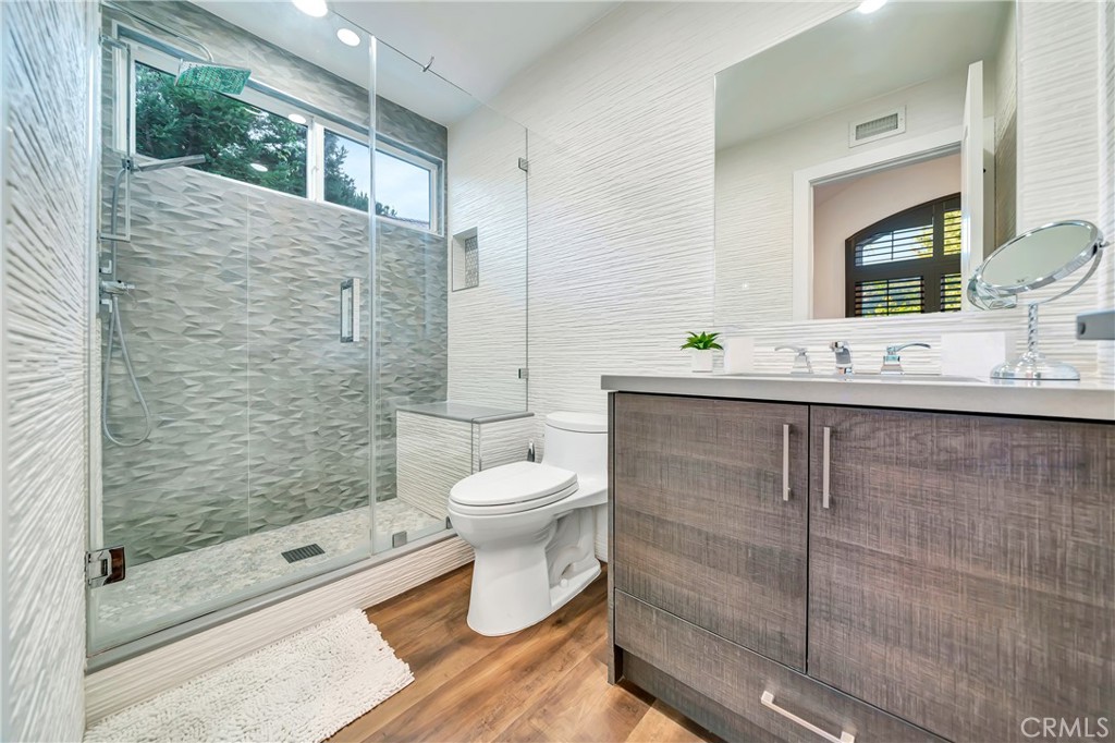 https://media.crmls.org/medias/253aded0-afc6-4e60-8e28-0d6c2a0395af.jpg?preset=X-Large