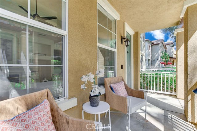 Detail Gallery Image 6 of 47 For 28210 Canterbury Ct, Valencia,  CA 91354 - 2 Beds | 2/1 Baths