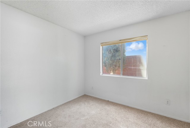 14698 King Canyon Road, Victorville CA: https://media.crmls.org/medias/253b594f-a3c2-4fe3-ac17-657bd08105e2.jpg