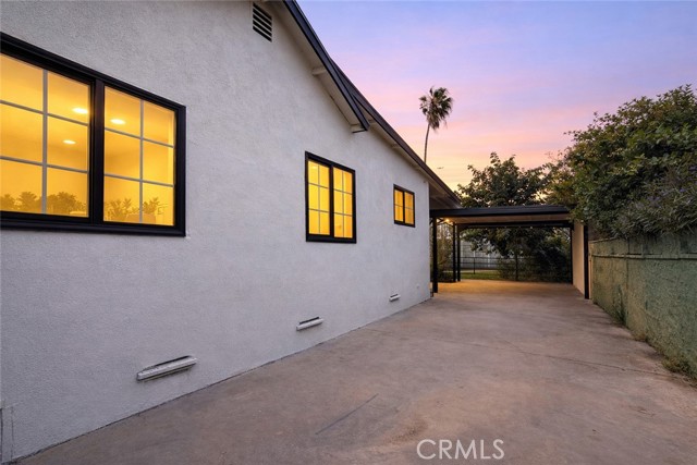 Detail Gallery Image 5 of 42 For 1327 W 97th Street, Los Angeles,  CA 90044 - 3 Beds | 2 Baths