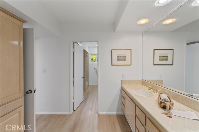 6451 E Shire Way, Long Beach CA: https://media.crmls.org/medias/253c3ac3-1521-4f07-ae4f-48e5b9cebdf8.jpg