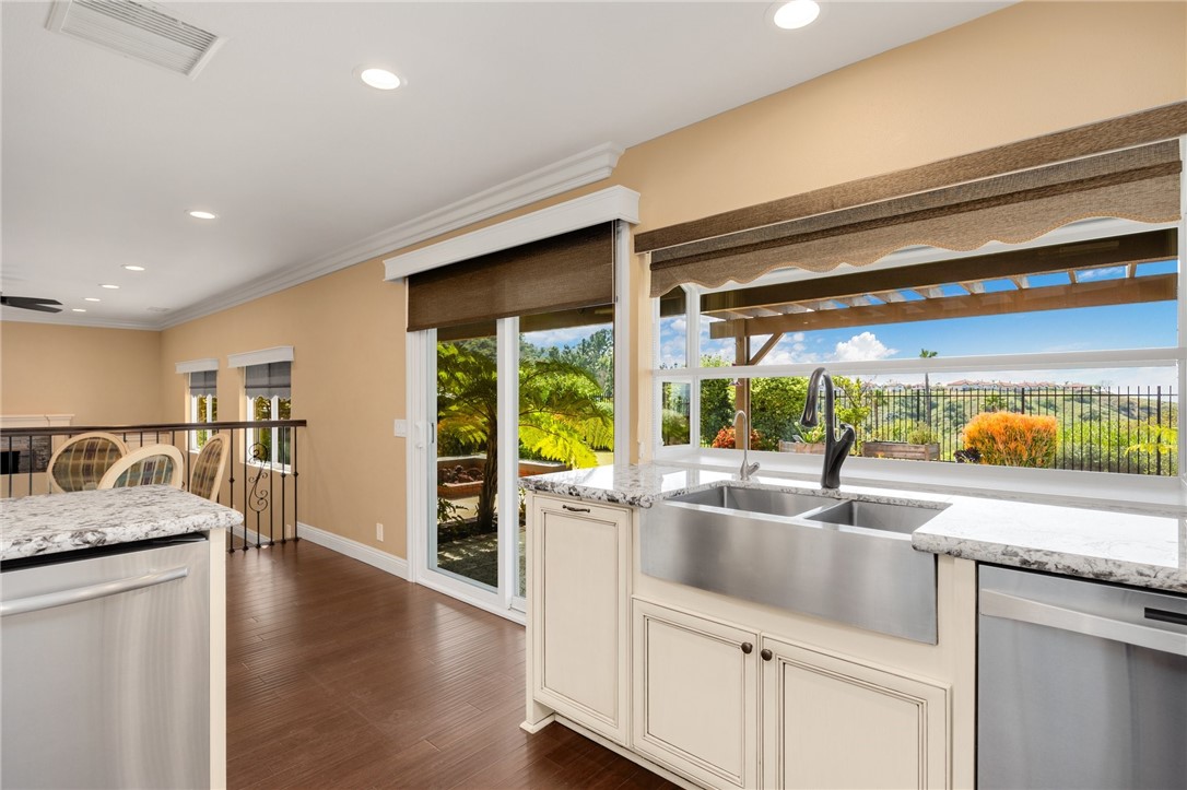 Detail Gallery Image 19 of 67 For 6429 E Lookout Ln, Anaheim,  CA 92807 - 4 Beds | 2/1 Baths