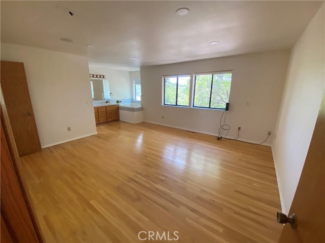 19232 N Shore Court, Hidden Valley Lake CA: https://media.crmls.org/medias/253d8d73-79e3-4292-b4e6-bcf3b206141a.jpg