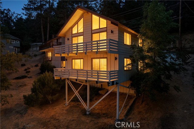 Detail Gallery Image 1 of 42 For 23755 Zuger Dr, Crestline,  CA 92325 - 3 Beds | 2 Baths