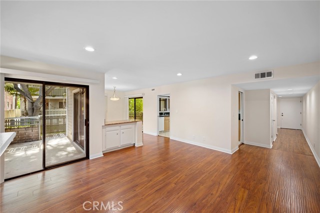 Detail Gallery Image 6 of 25 For 1166 Rosedale Ave #102,  Glendale,  CA 91201 - 2 Beds | 2 Baths