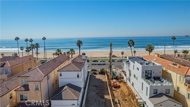 Detail Gallery Image 6 of 16 For 2112 Pacific Coast Highway, Huntington Beach,  CA 92648 - – Beds | – Baths